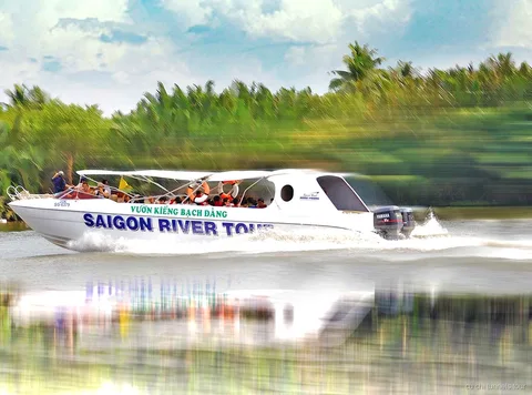 Transfert en bateau rapide sur la riviere Saigon pour l'excursion tunnels de Cu Chi